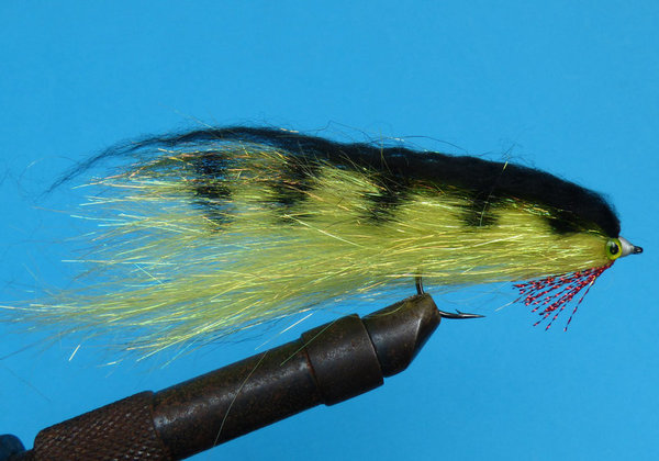Yellow pike fly